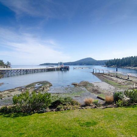 Galiano Oceanfront Inn & Spa Sturdies Bay ภายนอก รูปภาพ