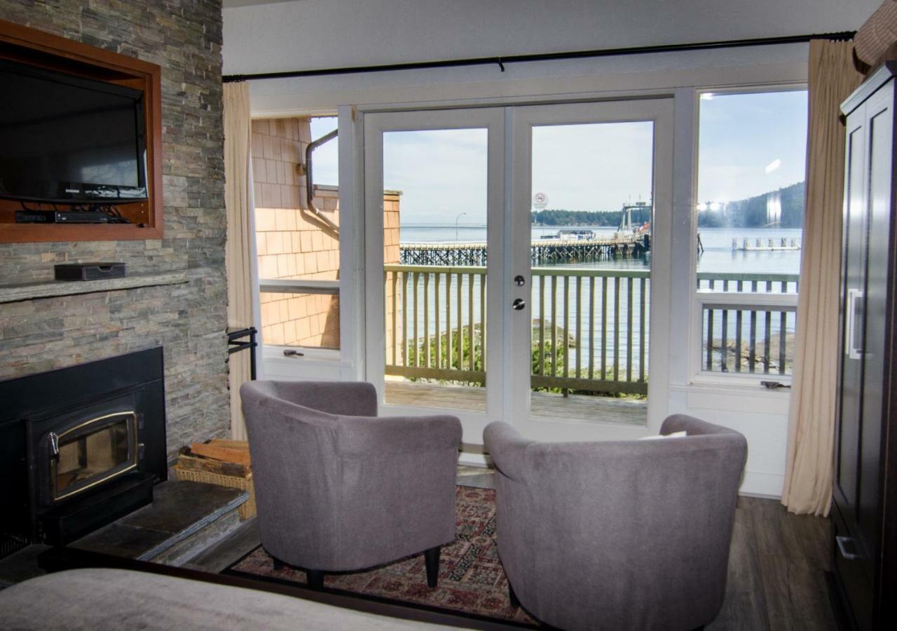 Galiano Oceanfront Inn & Spa Sturdies Bay ภายนอก รูปภาพ