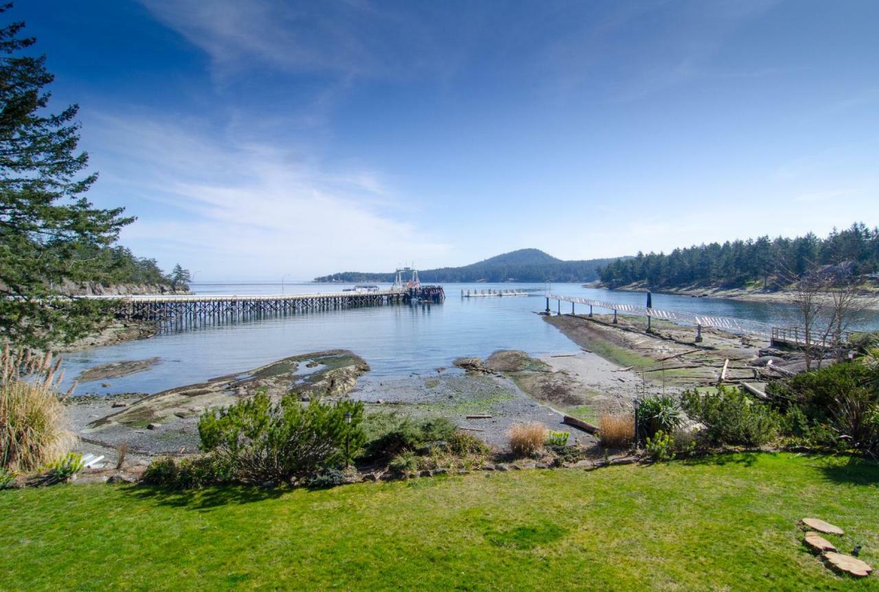 Galiano Oceanfront Inn & Spa Sturdies Bay ภายนอก รูปภาพ