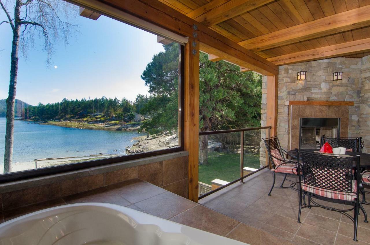 Galiano Oceanfront Inn & Spa Sturdies Bay ภายนอก รูปภาพ